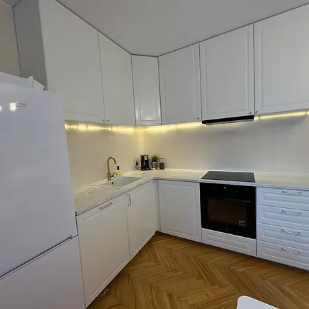 アパート Big Family Apartment, 3 Bedrooms, Terrace, 1st Floor, Center