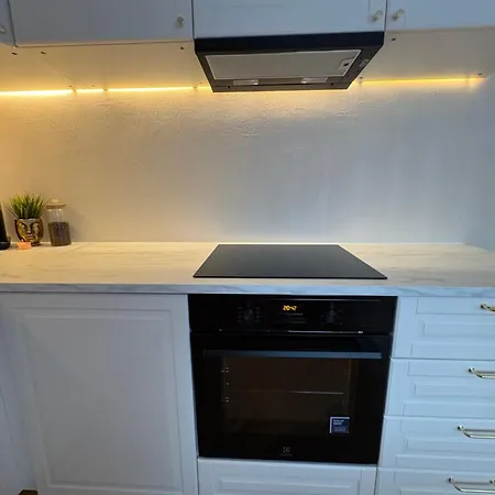 Big Family Apartment, 3 Bedrooms, Terrace, 1st Floor, Center アパート *