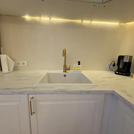 Big Family Apartment, 3 Bedrooms, Terrace, 1st Floor, Center Połąga