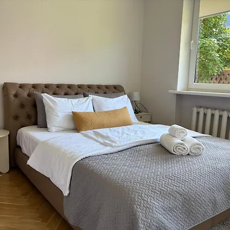 Big Family Apartment, 3 Bedrooms, Terrace, 1st Floor, Center * Połąga