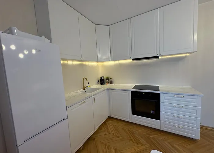 Apartment Big Family Apartment, 3 Bedrooms, Terrace, 1st Floor, Center