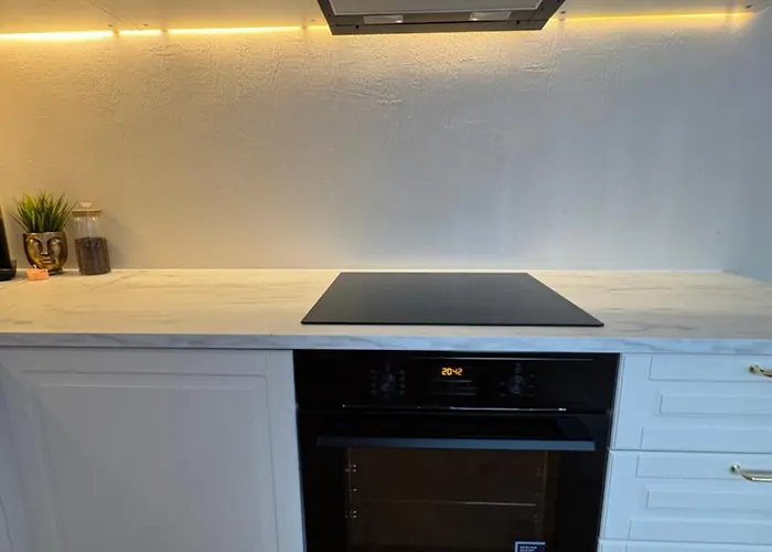 Big Family Apartment, 3 Bedrooms, Terrace, 1st Floor, Center Apartment *