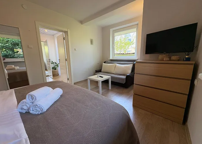 Big Family Apartment, 3 Bedrooms, Terrace, 1st Floor, Center * Palanga