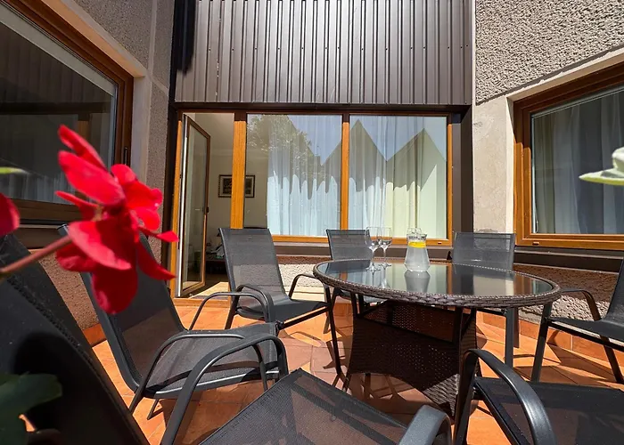 Big Family Apartment, 3 Bedrooms, Terrace, 1st Floor, Center Apartment *